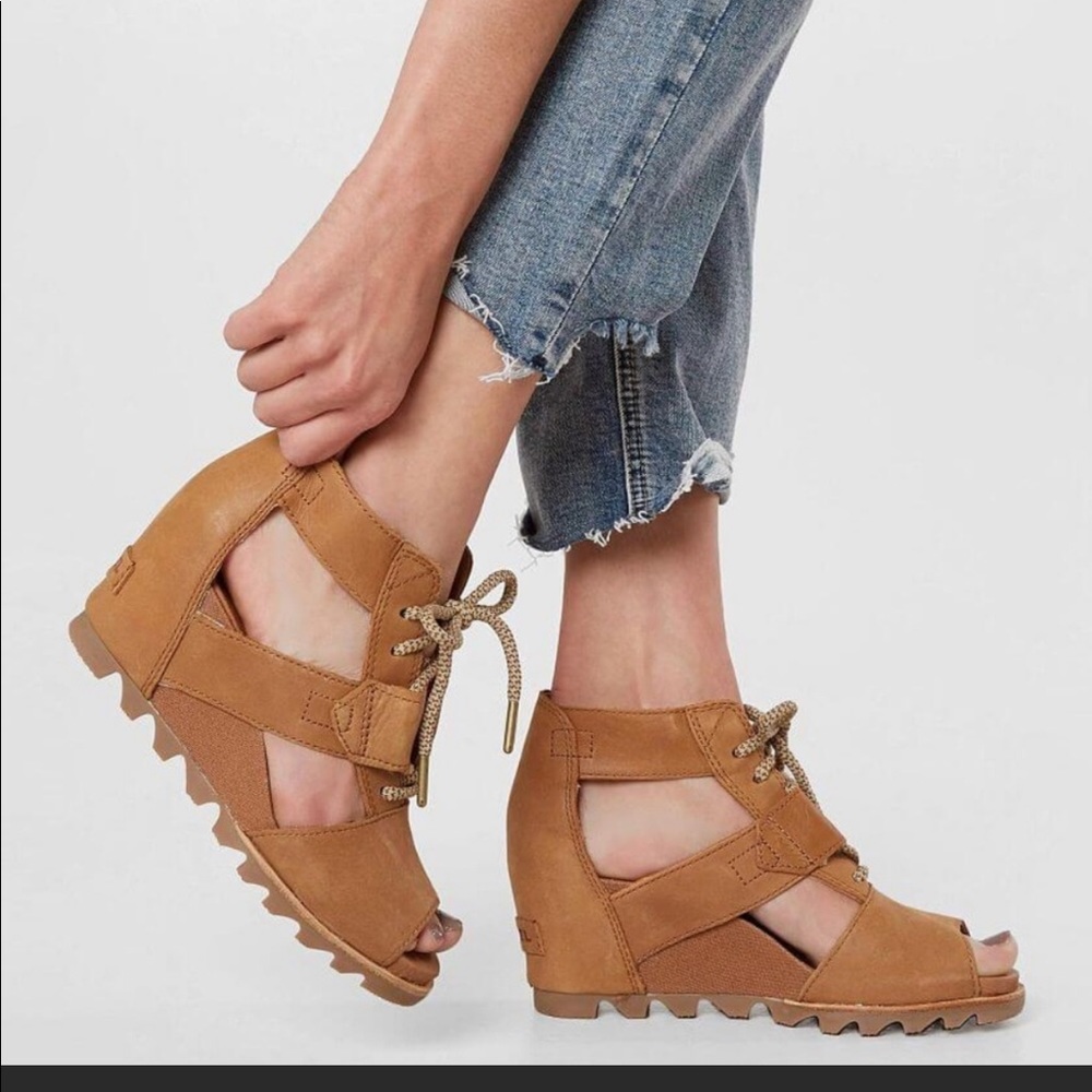 Sorel Joanie Leather Wedge Sandal in Camel Brown
